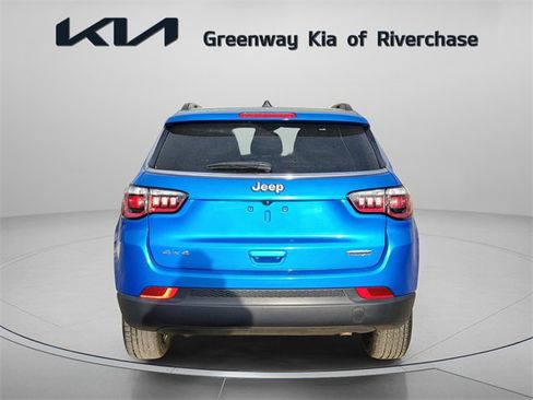 Used 2024 Jeep Compass Latitude image 5