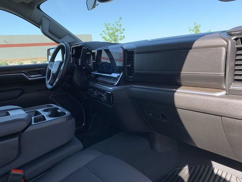 Used 2025 Chevrolet Silverado 1500 LT AWD/4WD image 28