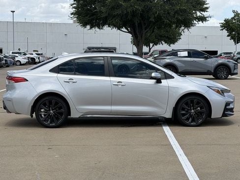 Used 2023 Toyota Corolla SE FWD image 3