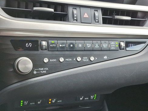 Used 2021 Lexus ES 250 w/ Premium Package image 17