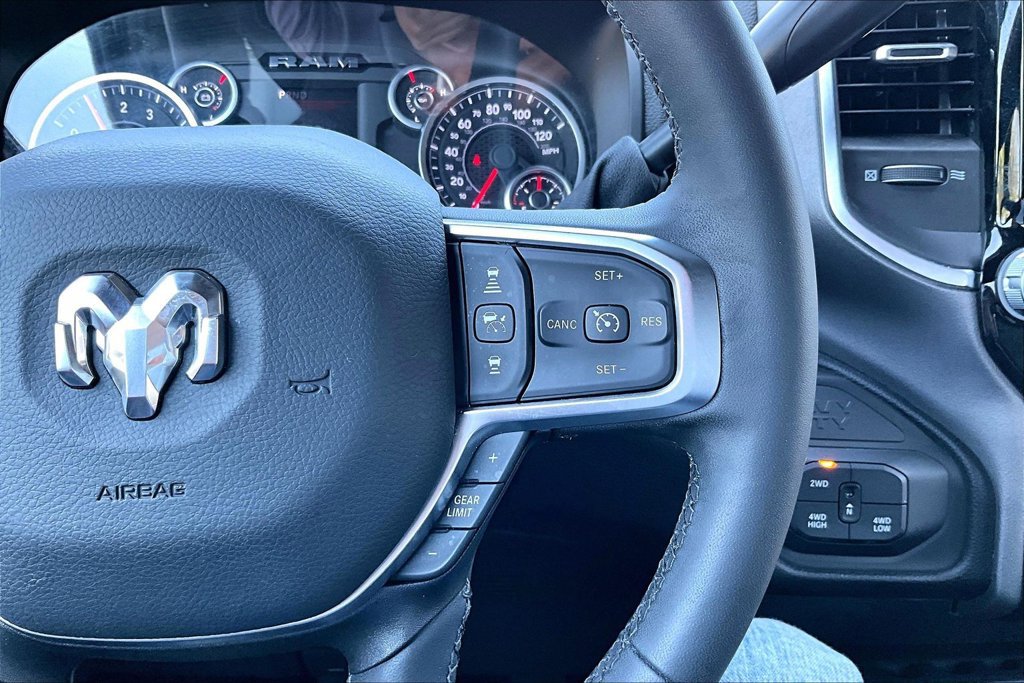 Certified 2025 RAM 2500 Big Horn AWD/4WD image 7