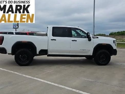 Used 2025 GMC Sierra 2500 AT4X w/ AT4X AEV Edition AWD/4WD image 9