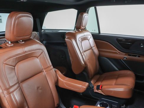 Used 2023 Lincoln Aviator Reserve w/ Jet Package RWD image 31