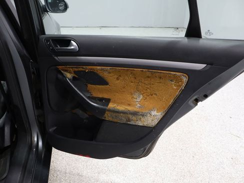 Used 2010 Volkswagen Jetta S image 21