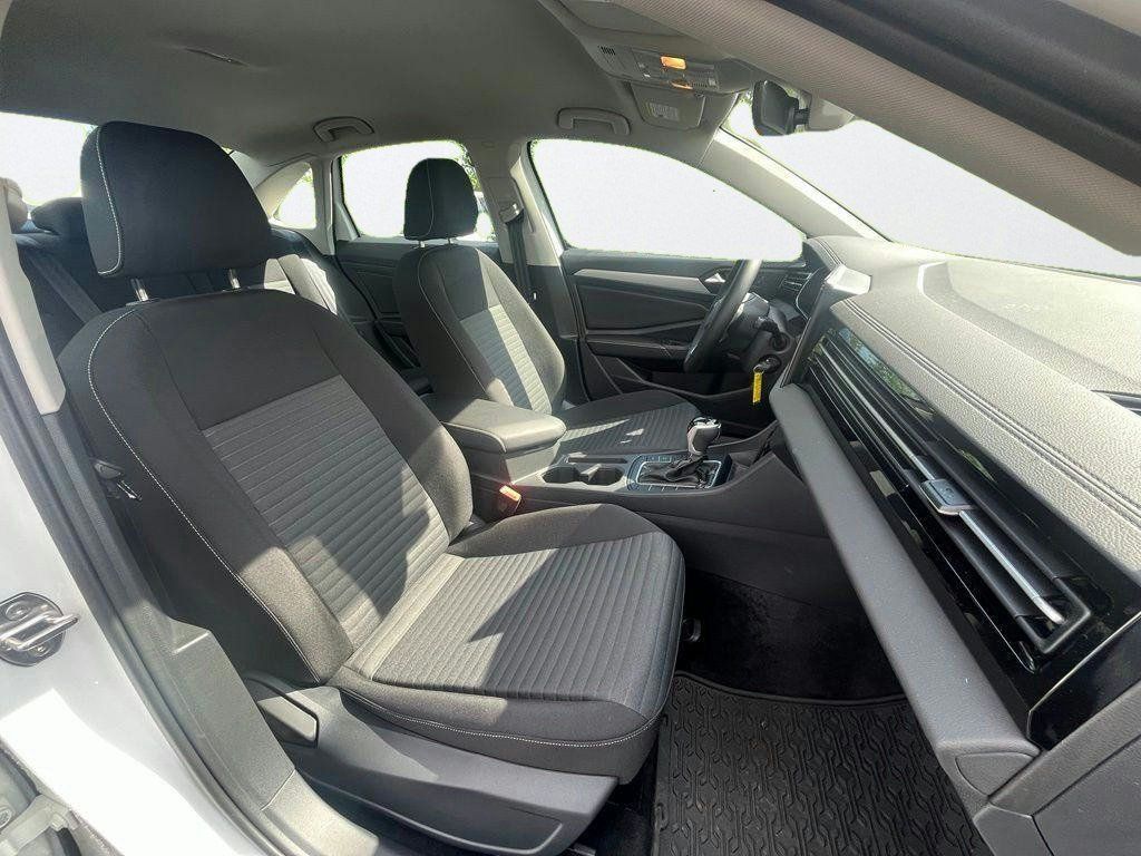 Certified 2025 Volkswagen Jetta S FWD image 14