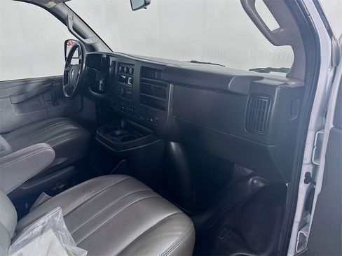 Used 2022 Chevrolet Express 2500 w/ Driver Convenience Package image 30