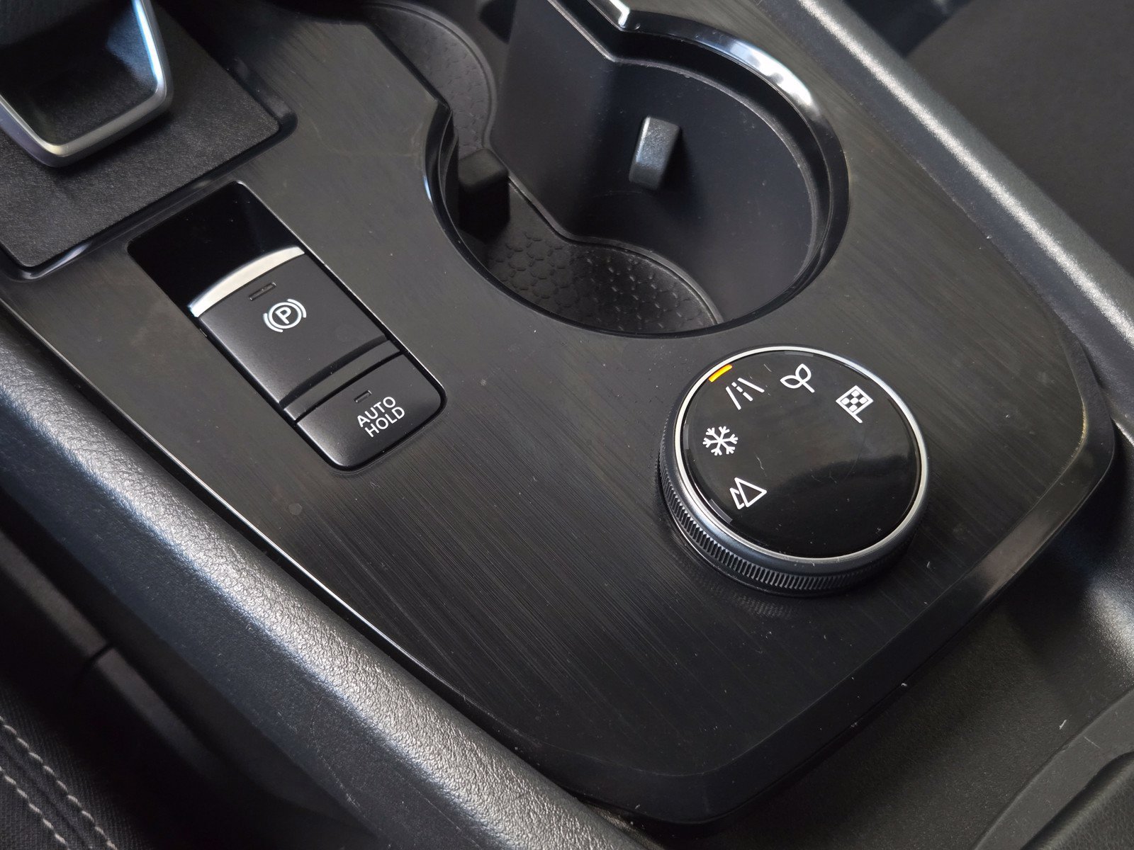 Used 2024 Nissan Rogue S AWD/4WD image 17