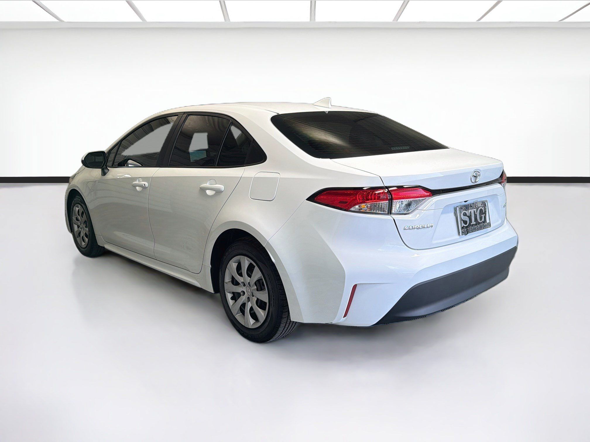 Used 2025 Toyota Corolla LE FWD image 6