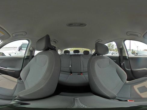 Used 2025 Kia K4 FWD image 41