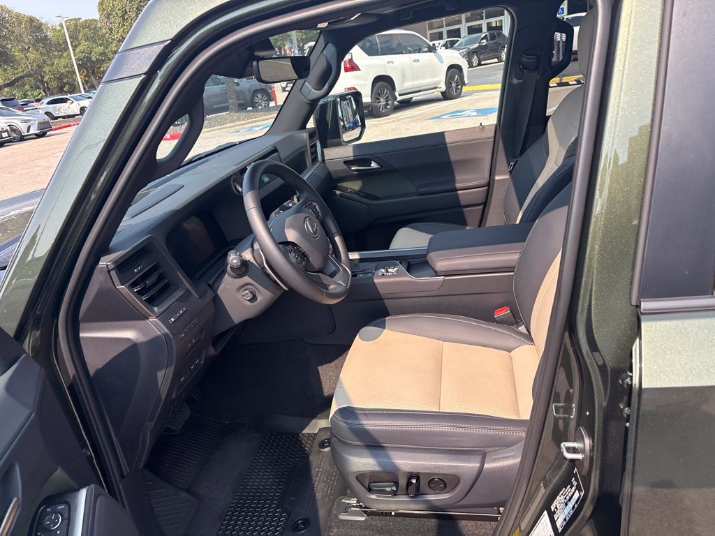 Certified 2026 Lexus GX 550 AWD/4WD image 17