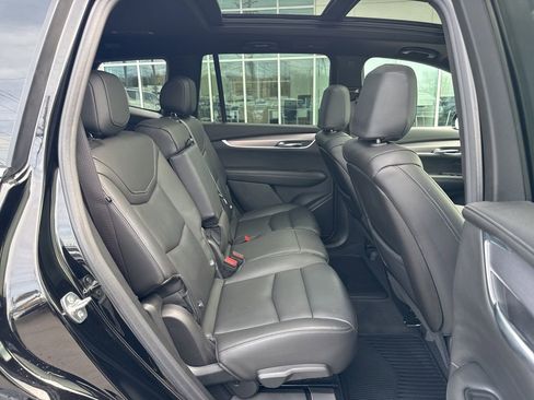 Used 2025 Cadillac XT6 Luxury image 33