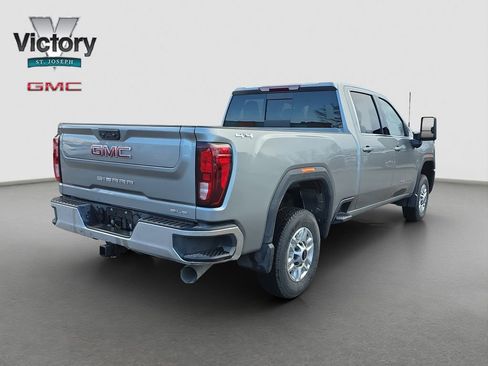 New 2026 GMC Sierra 2500 SLE w/ Preferred Package AWD/4WD image 17