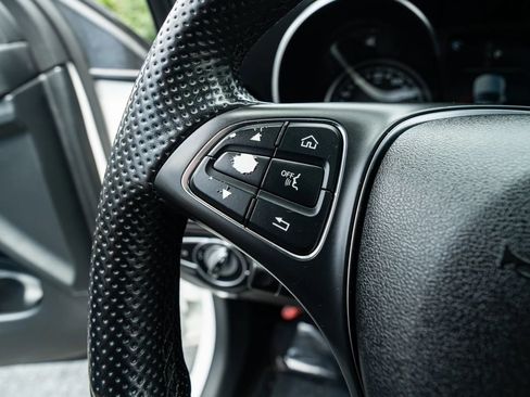 Used 2019 Mercedes-Benz GLC 300 4MATIC w/ Premium Package image 49