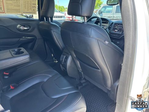 Used 2022 Jeep Cherokee Trailhawk w/ Comfort/Convenience Group AWD/4WD image 41