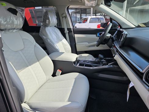 New 2026 Kia Sorento S image 12