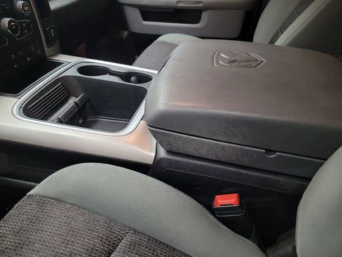 Used 2020 RAM 1500 Classic SLT w/ Luxury Group RWD image 26