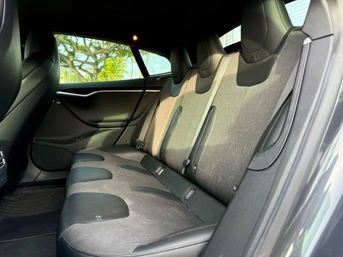 Used 2017 Tesla Model S 60 image 11