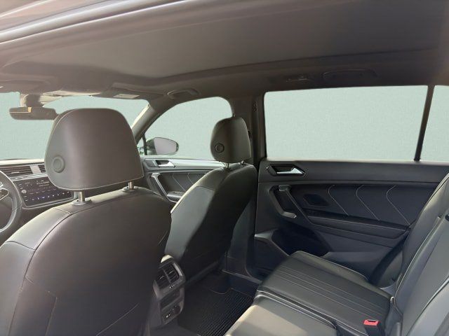 Certified 2024 Volkswagen Tiguan SE R-Line AWD/4WD image 8