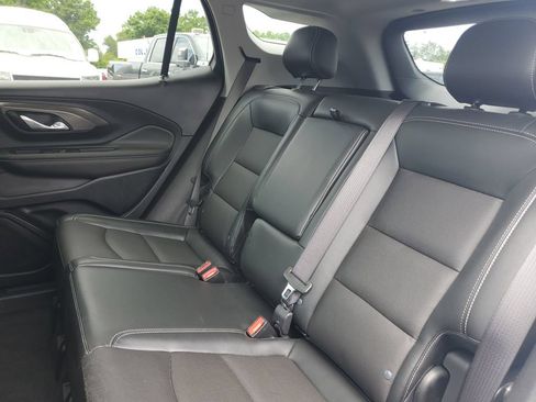 Used 2023 GMC Terrain SLT w/ Infotainment Package II FWD image 11