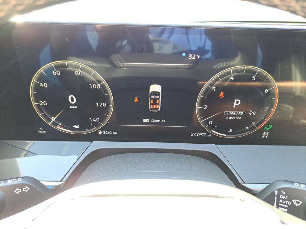 Used 2025 INFINITI QX80 Sensory AWD/4WD image 11