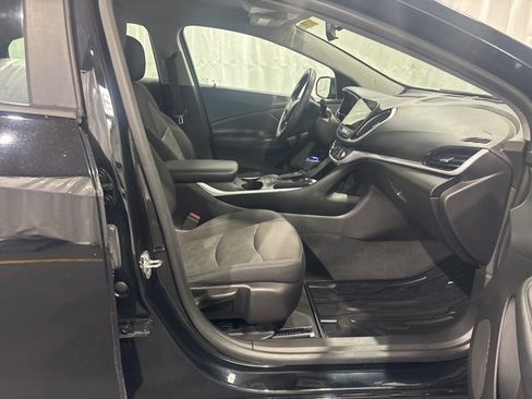Used 2018 Chevrolet Volt LT image 12