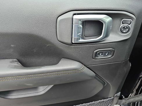 New 2026 Jeep Wrangler Unlimited Sahara AWD/4WD image 8