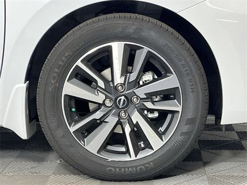 Certified 2025 Nissan Versa SV w/ Trunk Package image 10