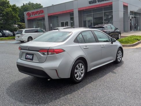 Used 2024 Toyota Corolla LE FWD image 5