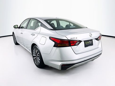 Used 2024 Nissan Altima 2.5 SV image 5