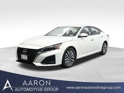 Used 2023 Nissan Altima 2.5 SV
