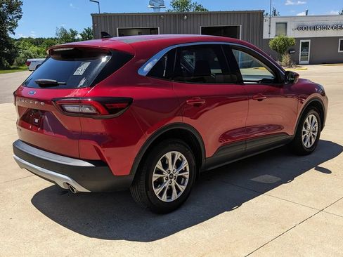 Certified 2023 Ford Escape Active w/ Tech Pack #2 FWD image 3