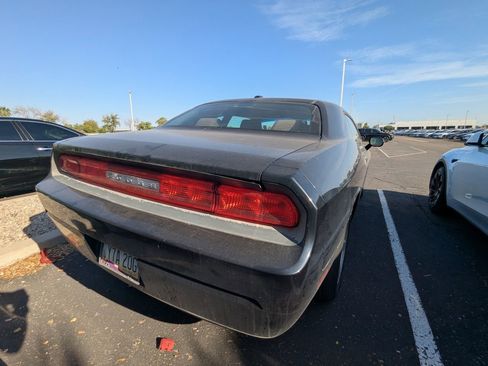 Used 2009 Dodge Challenger SE image 5