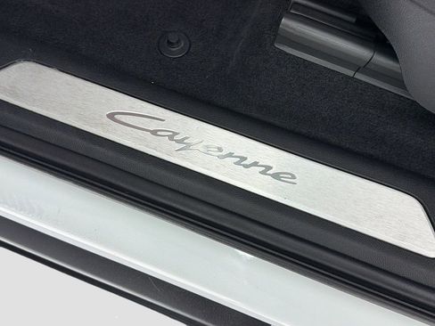 Certified 2024 Porsche Cayenne AWD/4WD image 13