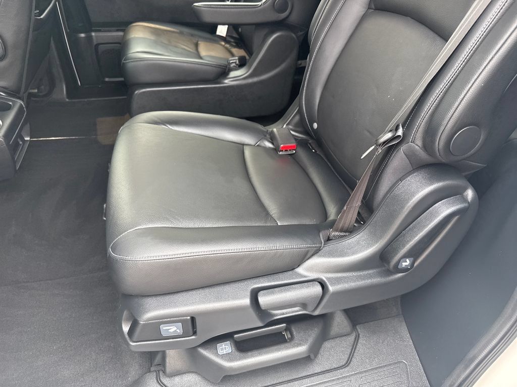 Used 2023 Honda Odyssey Touring image 19