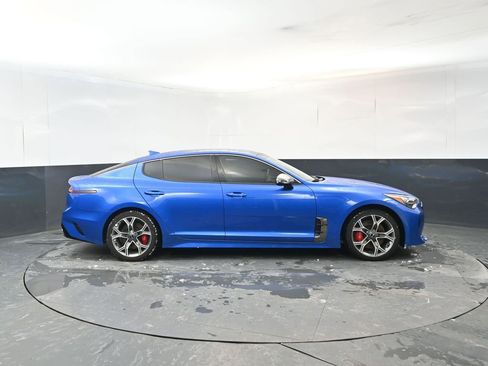 Used 2019 Kia Stinger GT2 image 6