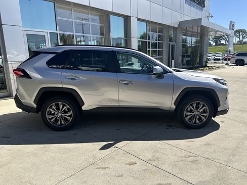 Used 2024 Toyota RAV4 Limited w/ Advanced Technology Package AWD/4WD image 9