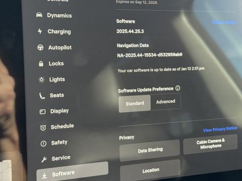 Used 2022 Tesla Model Y Long Range image 17