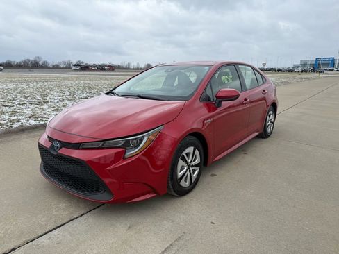 Used 2021 Toyota Corolla LE w/ Carpet Mat Package (TMS) image 9