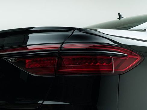 Used 2020 Audi S8 L image 27