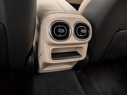 New 2025 Mercedes-Benz GLC 350e 4MATIC image 19