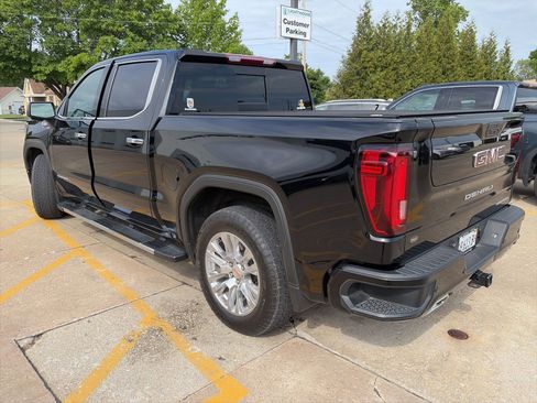 Used 2022 GMC Sierra 1500 Denali w/ Driver Alert Package II AWD/4WD image 3