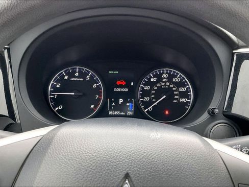 Used 2019 Mitsubishi Outlander ES image 23