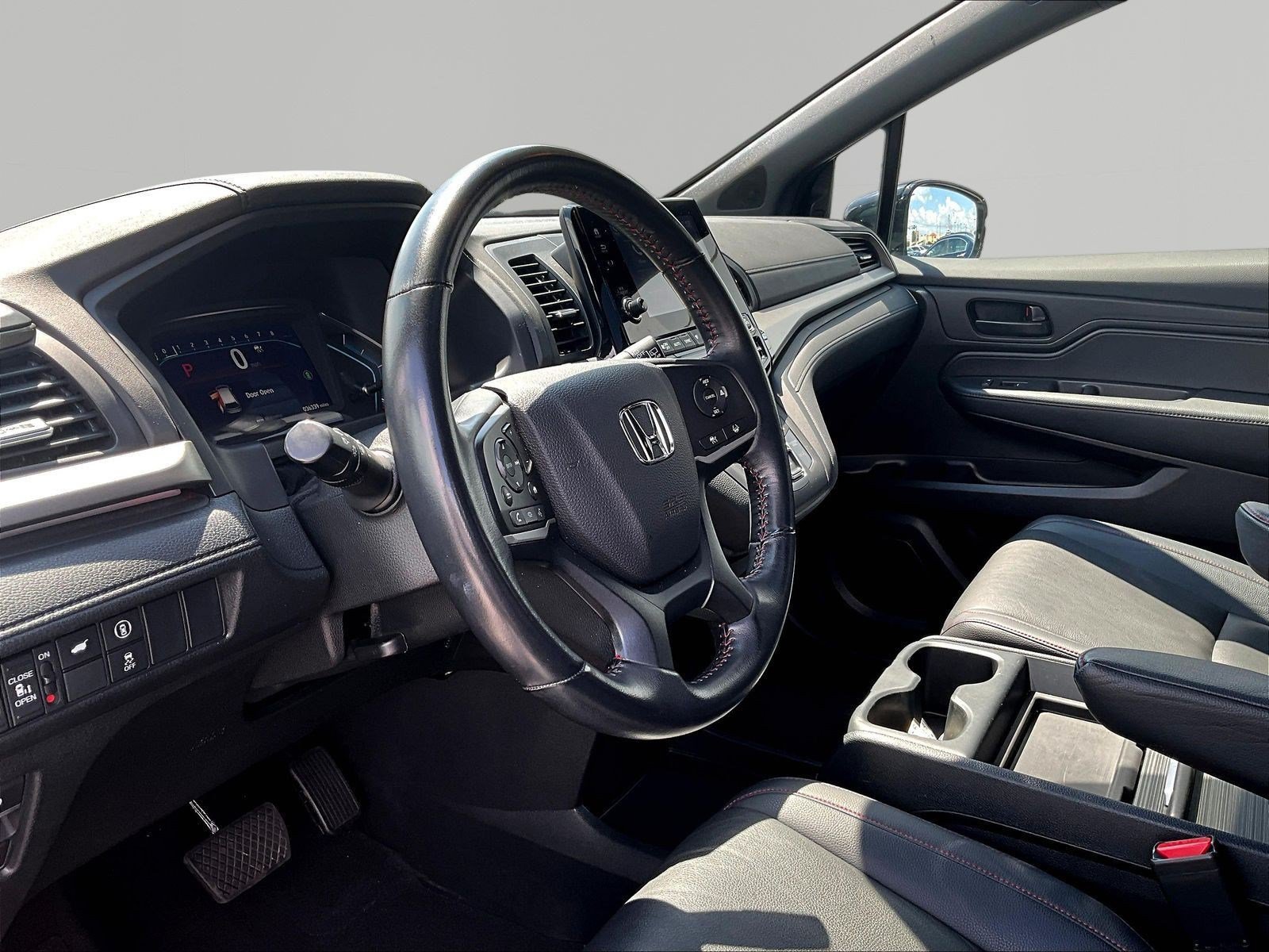 Used 2023 Honda Odyssey Sport image 17