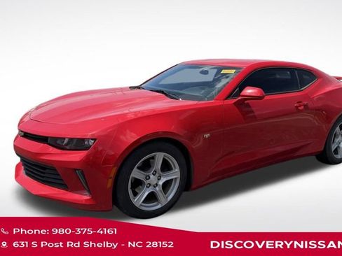 Used 2018 Chevrolet Camaro LT RWD image 1