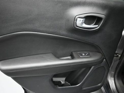 Used 2020 Jeep Compass Latitude AWD/4WD image 26