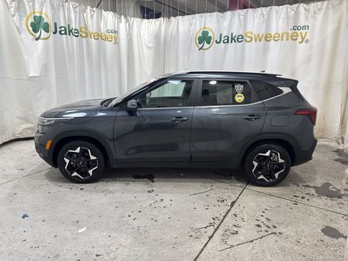 Certified 2024 Kia Seltos EX FWD image 16