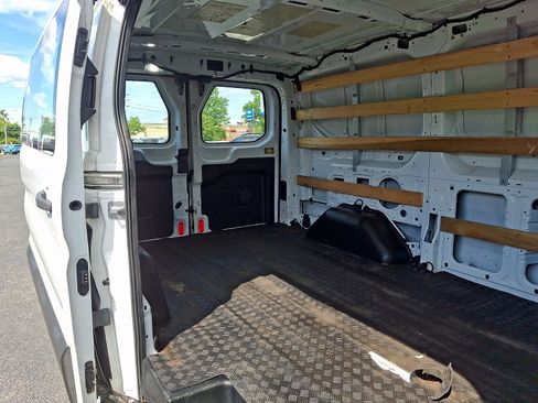 Used 2019 Ford Transit 250 130 Low Roof w/ Exterior Upgrade Package RWD image 12