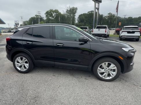 Used 2025 Buick Encore GX Preferred AWD/4WD image 9