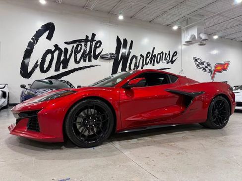 Used 2025 Chevrolet Corvette Z06 RWD image 1