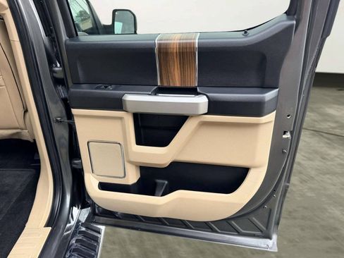 Used 2017 Ford F150 Lariat w/ Equipment Group 502A Luxury AWD/4WD image 23